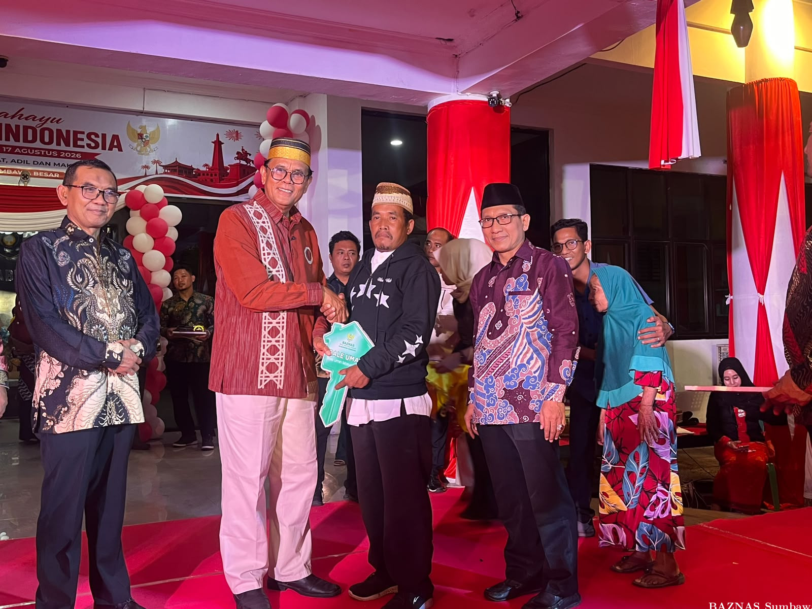 Bupati Sumbawa Resmikan Bale Umat BAZNAS Sumbawa pada Malam Tasyakuran HUT ke-81 Kemerdekaan RI