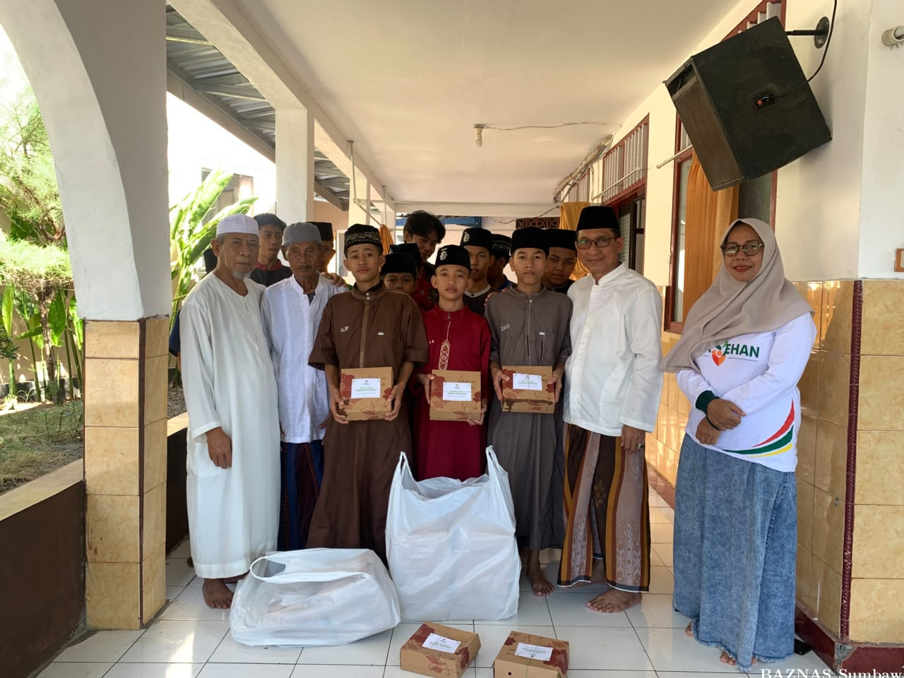 BAZNAS Kabupaten Sumbawa Salurkan Dana Fidyah di Panti Asuhan Muhammadiyah Siti Zainab Binti Jahsy