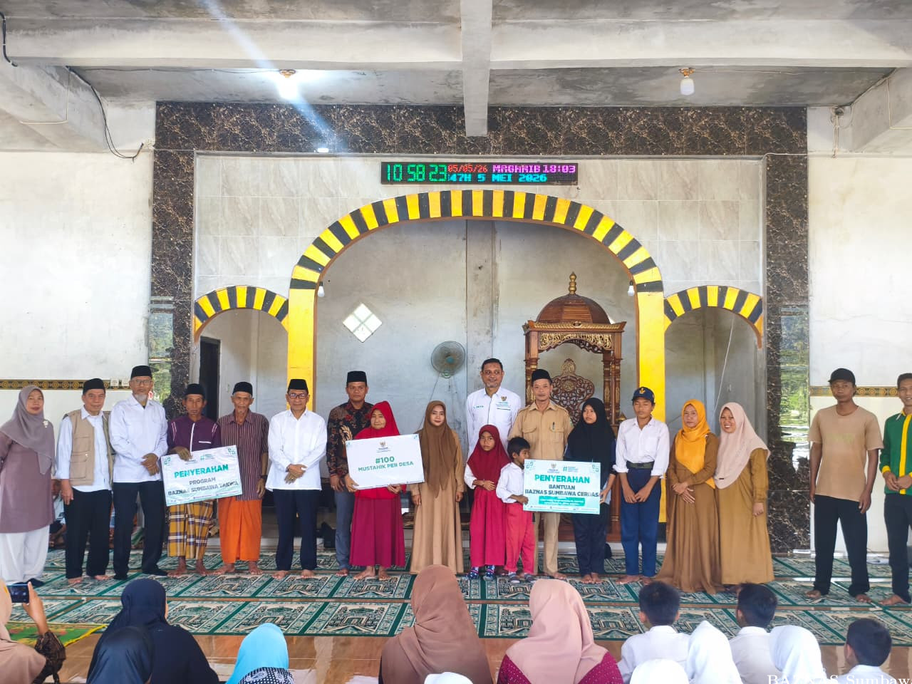 BAZNAS Sumbawa Perluas Jangkauan Distribusi, Salurkan Bantuan 100 Mustahik di Desa Sebeok