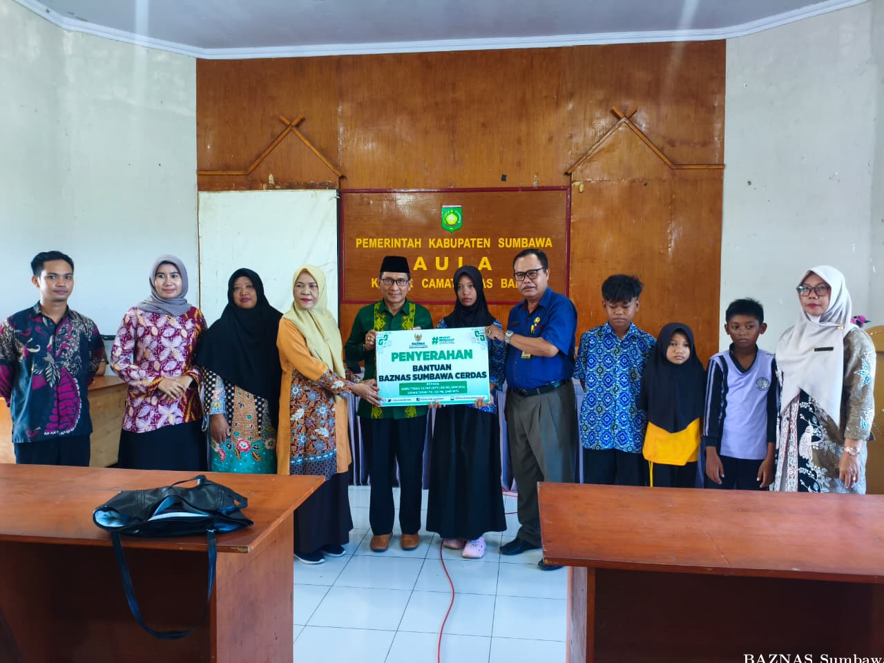 BAZNAS Sumbawa Awali Program Sumbawa Cerdas 2026, 272 Murid dan GTT di Alas Barat Terima Bantuan Pen