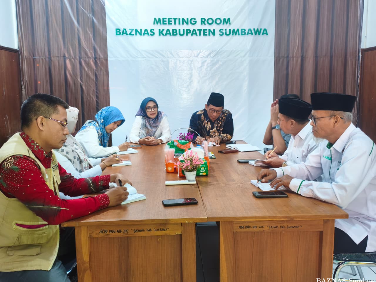 BAZNAS Kabupaten Sumbawa Gelar Rapat Koordinasi Bersama Bank NTB Syariah KC Sumbawa Perkuat Sinergi 