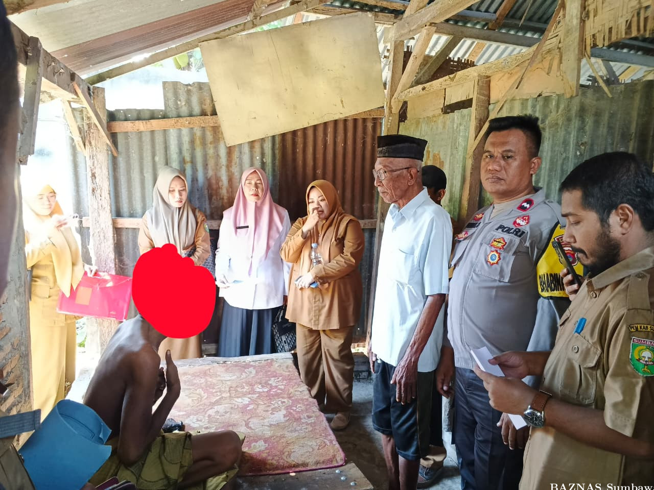 Wakil Ketua III BAZNAS Sumbawa Prihatin Kondisi Pasien Pasung, Bersama Dinkes dan Dinsos Lakukan Kun