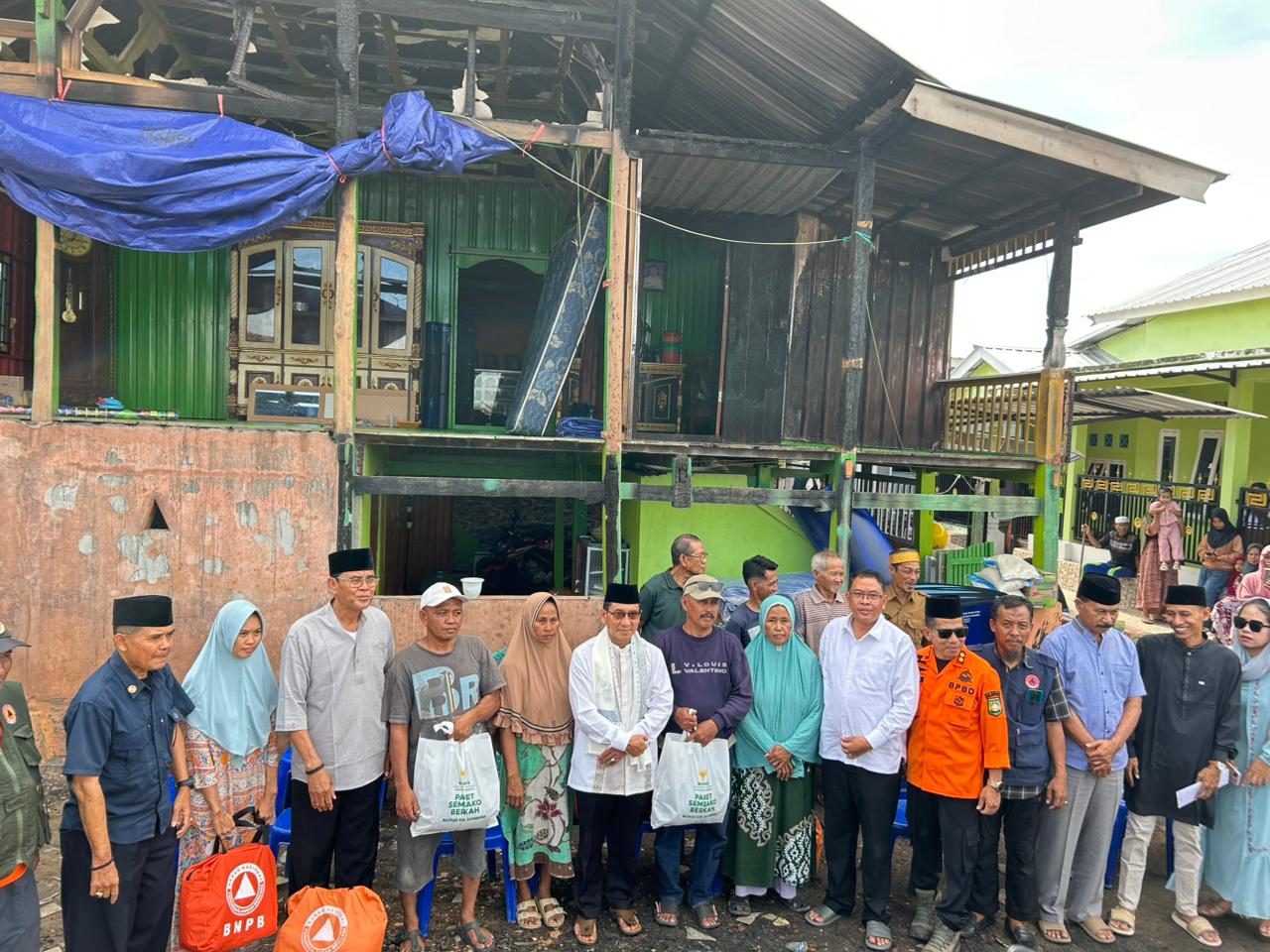 Penyerahan Bantuan Kepada Korban Kebakaran Desa Terujung Kec. Tarano - (Ada 0 foto)